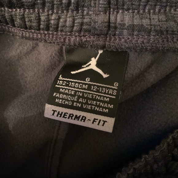 Boys Jordan therma-fit pants - Picture 2 of 2
